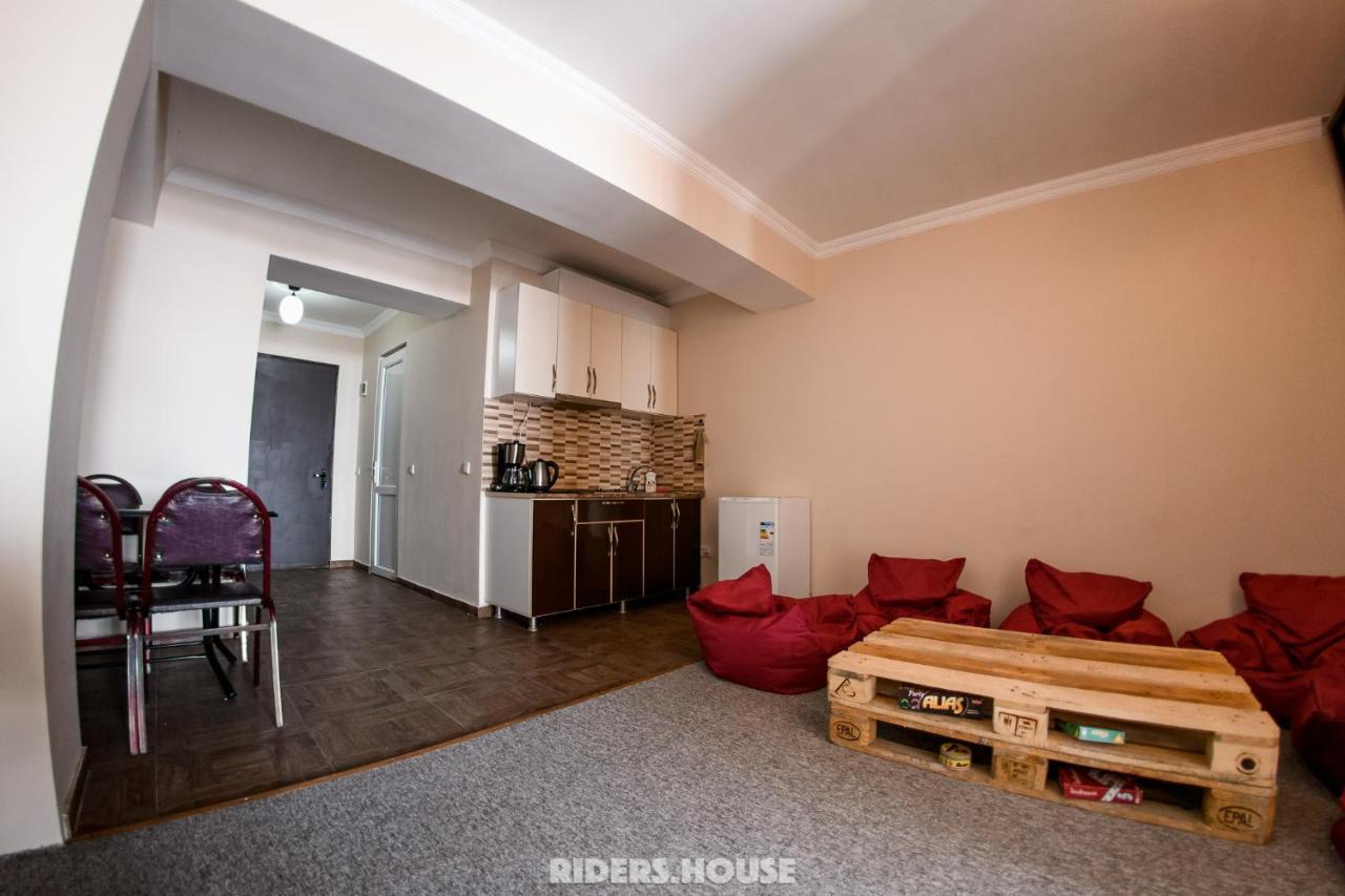 Ostello Riders House New Gudauri Esterno foto
